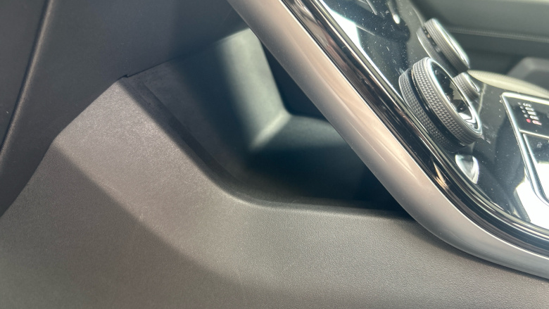 Land Rover Range Rover Velar 2.0 P250 SE 5dr Auto Petrol Estate